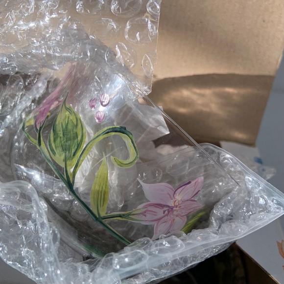 NIB Set of Four Home Essentials Lilies Handpainted Floral Nappies Bowls - Picture 7 of 7